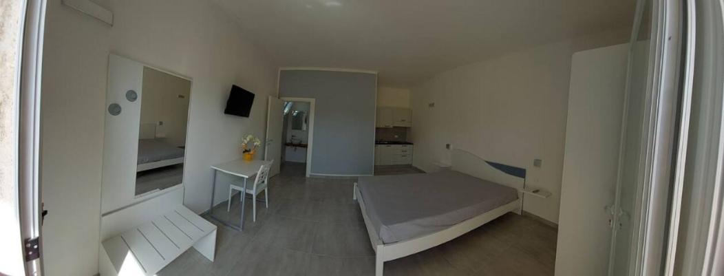 Briciola'S Rooms 切萨雷奥港 外观 照片