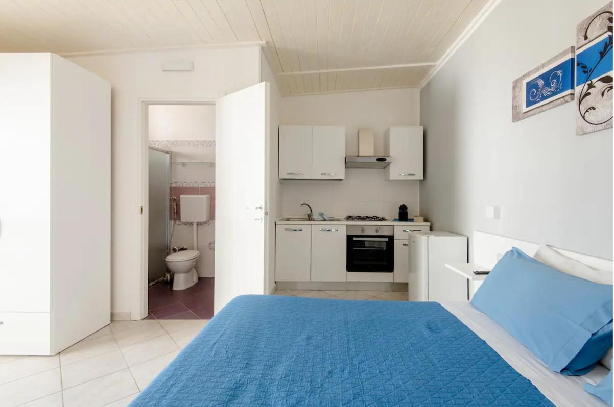 Briciola'S Rooms 切萨雷奥港 外观 照片